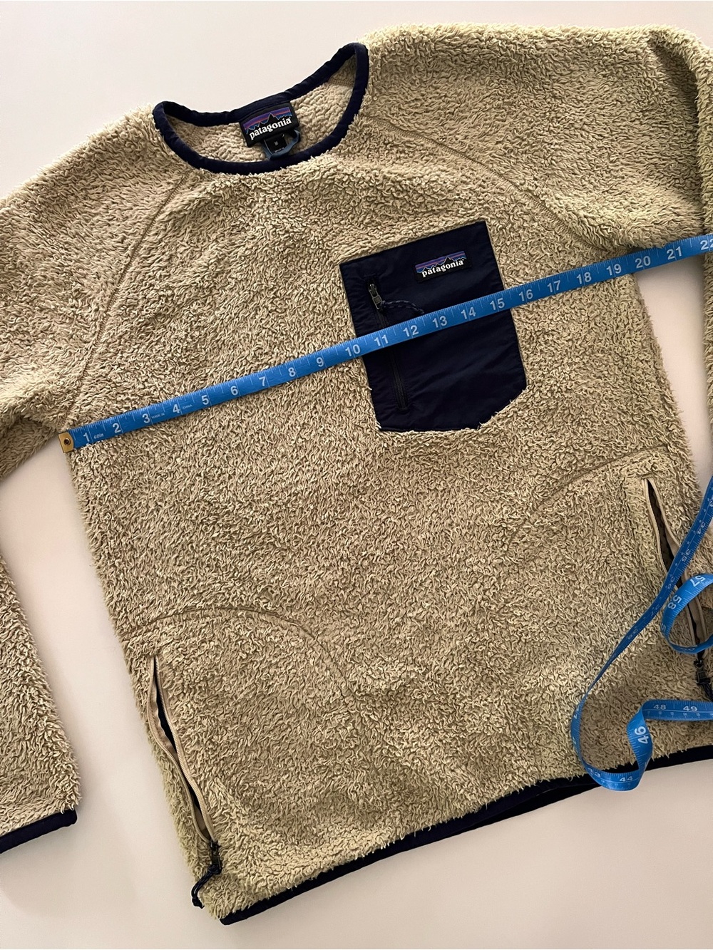 Patagonia Women’s Fuzzy Fleece Sweater in Cream & Navy with Pockets- Size M - Picture 4 of 8